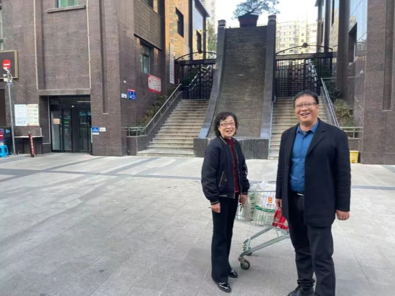 实验中学_副本.jpg 实验中学_副本.jpg