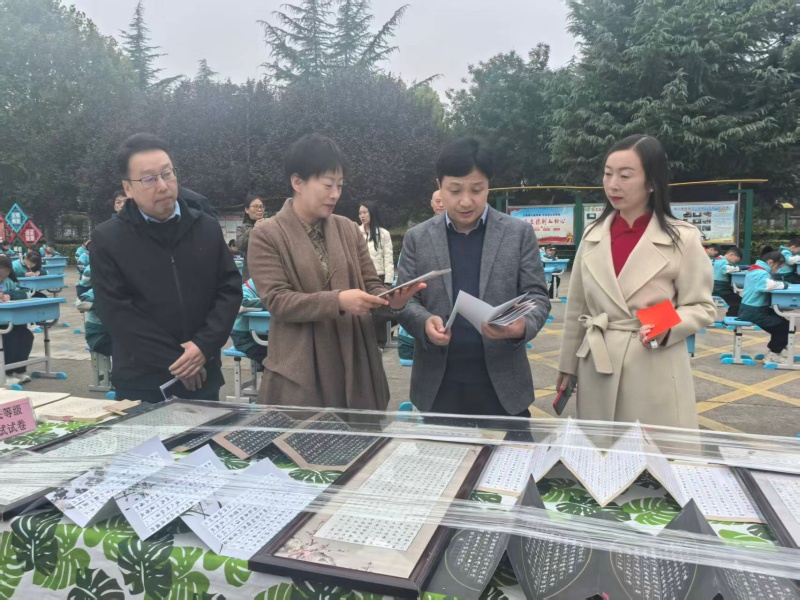 2025.10.25陕小书法2_副本.jpg 2025.10.25陕小书法2_副本.jpg