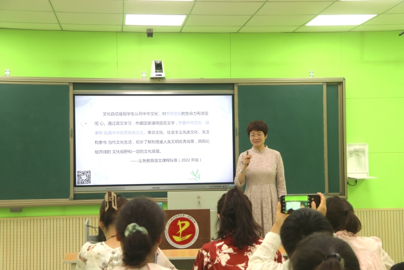 4摄影者：卫晓辉 作者：秦敏_proc.jpg